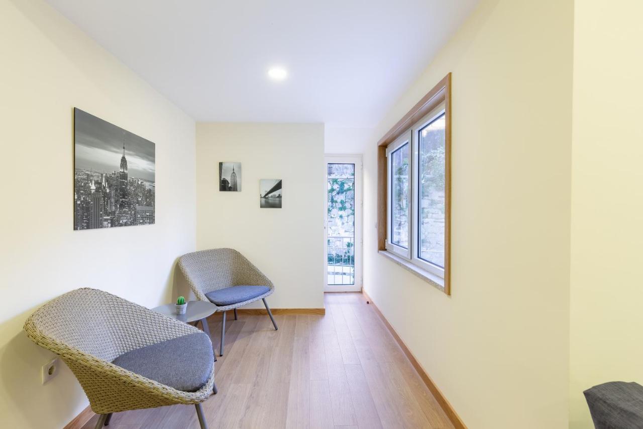 Yellow Tiles By Pcale Apartment Porto
